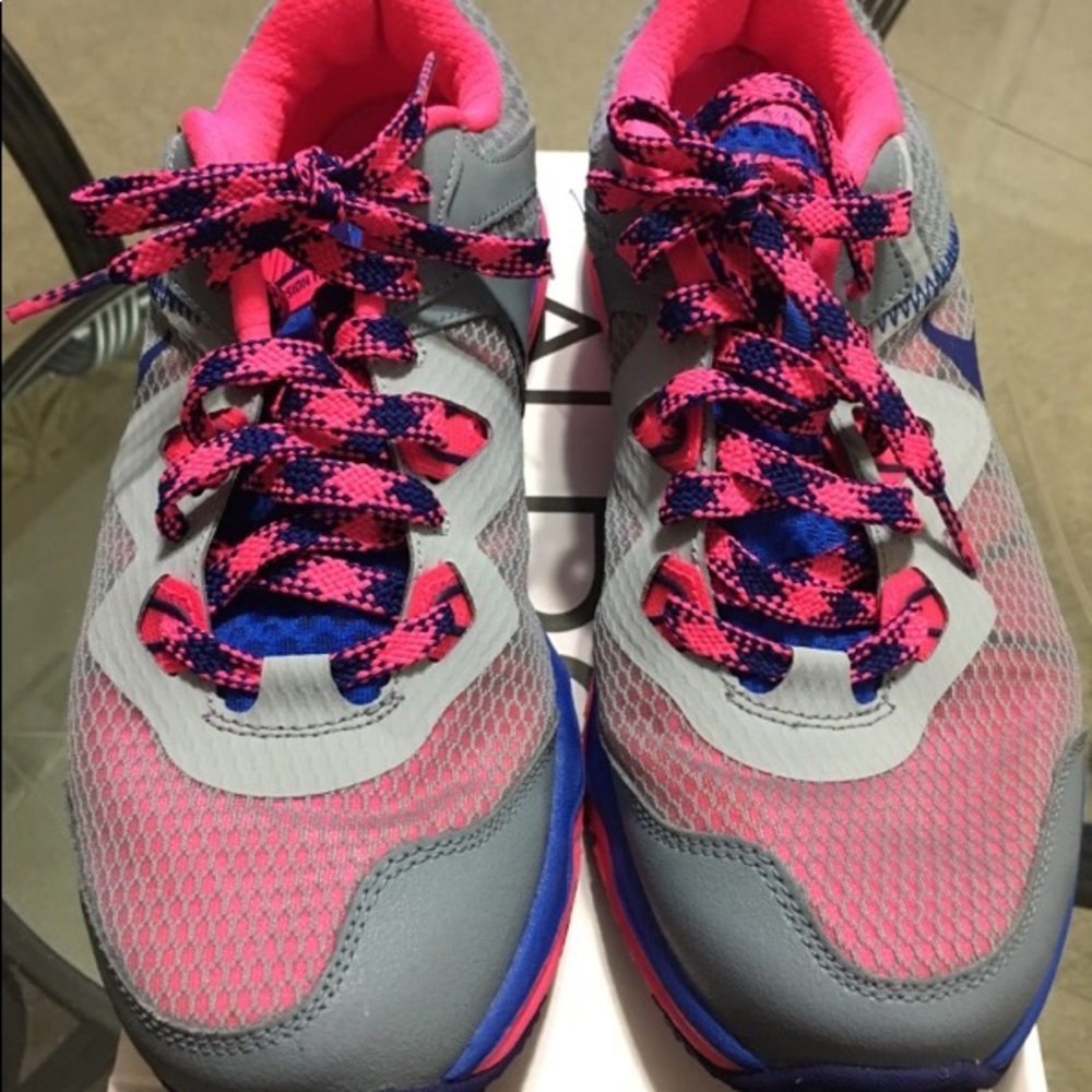 Women Nike Tennis Shoes